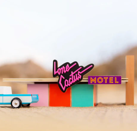 CANDYCAR "LONE CACTUS" MOTEL EN BOIS
